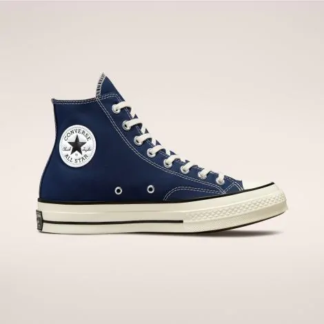 Chuck 70 - Giày Converse: Sự kết hợp giữa phong cách cổ điển và hiện đại, đó chính là Chuck 70 - Giày Converse. Nếu bạn đang tìm kiếm một đôi giày ấn tượng và đầy phong cách, hãy xem hình ảnh liên quan đến đôi giày này. Bạn sẽ không chỉ được trải nghiệm cảm giác thoải mái khi đi giày mà còn tạo được một phong cách riêng cho mình.
