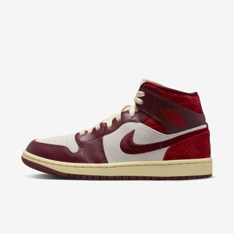 Giày Nike Air Jordan 1 Mid Se "Team Red" DZ2820-601
