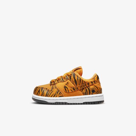 Giày Nike Dunk Low "Kumquat" DZ5634-800