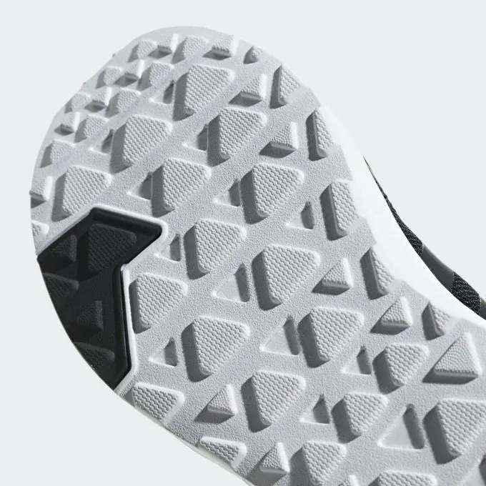 Gi y adidas Questar F36513