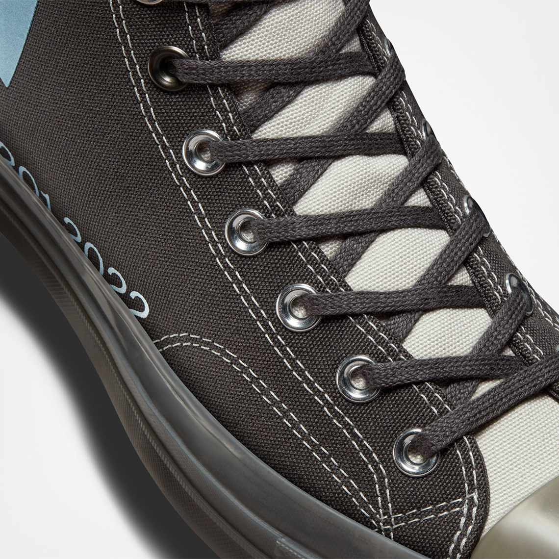 A-COLD-WALL thêm chi tiết phản chiếu vào mẫu Converse Chuck 70 - 14