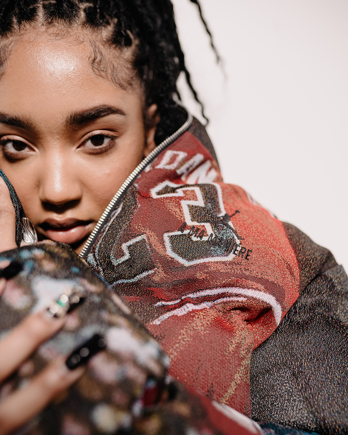 A Ma Maniére tôn vinh sự kiên trì của phụ nữ da màu với bộ sưu tập giày Air Jordan 12 mới nhất - 19