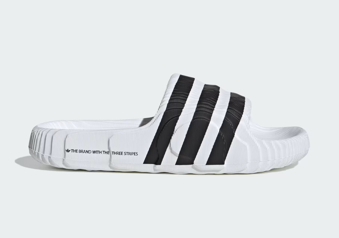 adidas Adilette 22: Hướng Tới Tương Lai với Thiết Kế Hiện Đại và Màu Sắc Độc Đáo - 18