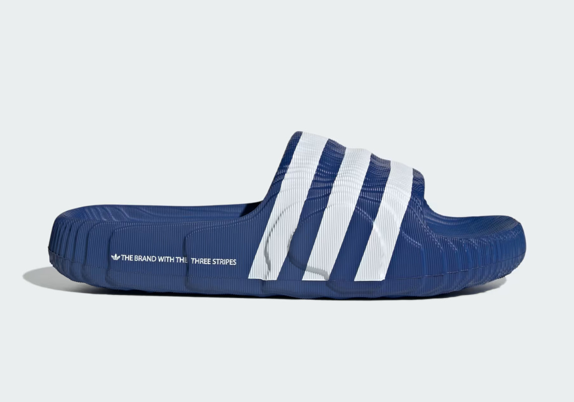 adidas Adilette 22: Hướng Tới Tương Lai với Thiết Kế Hiện Đại và Màu Sắc Độc Đáo - 34