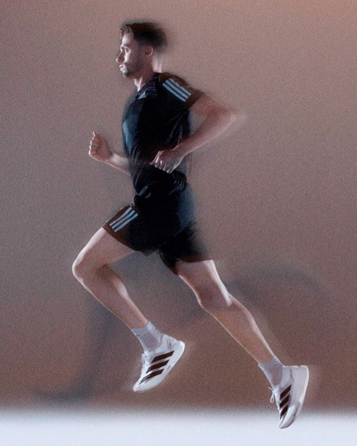 adidas Adios Pro Evo 1: Siêu Giày Chạy Đua Nhẹ Nhất Của adidas Sắp Ra Mắt - 29