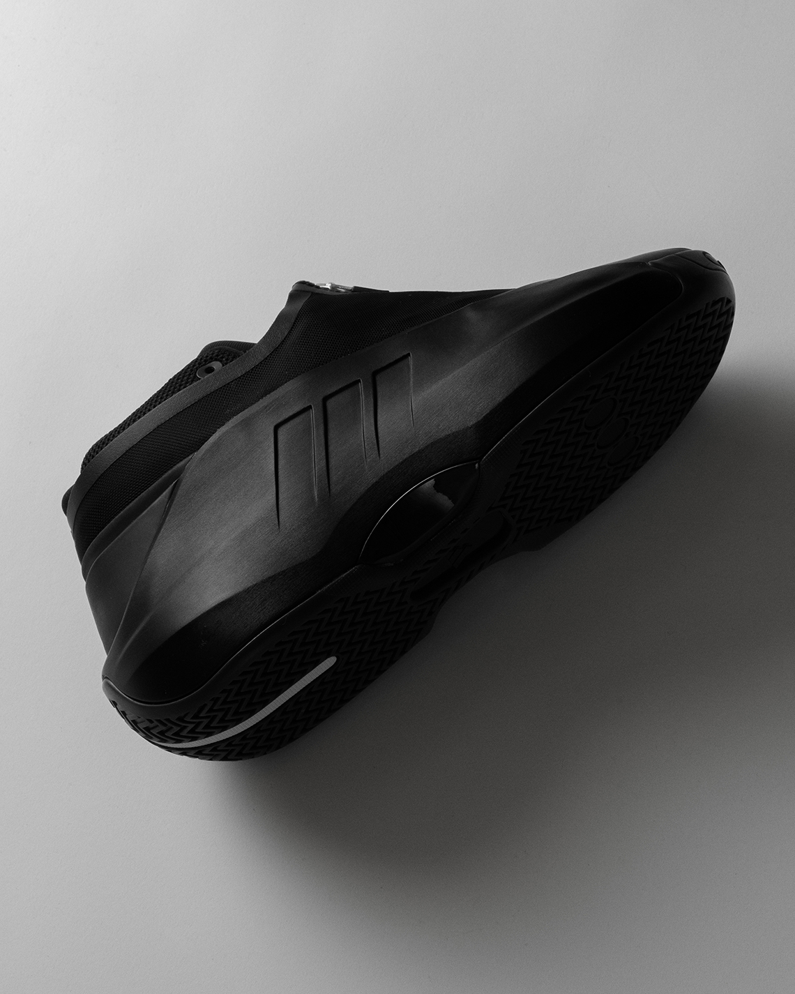 adidas Crazy IIInfinity 'Triple Black': Màu Sắc Đẹp Mắt Cho Giày Bóng Rổ Cận Thập Kỷ - 8
