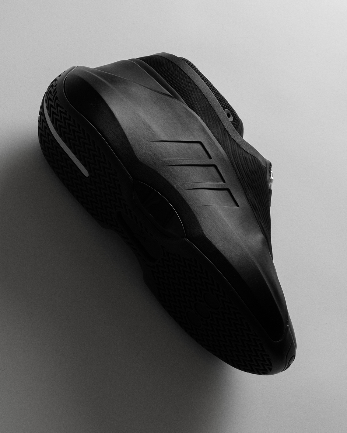 adidas Crazy IIInfinity 'Triple Black': Màu Sắc Đẹp Mắt Cho Giày Bóng Rổ Cận Thập Kỷ - 9