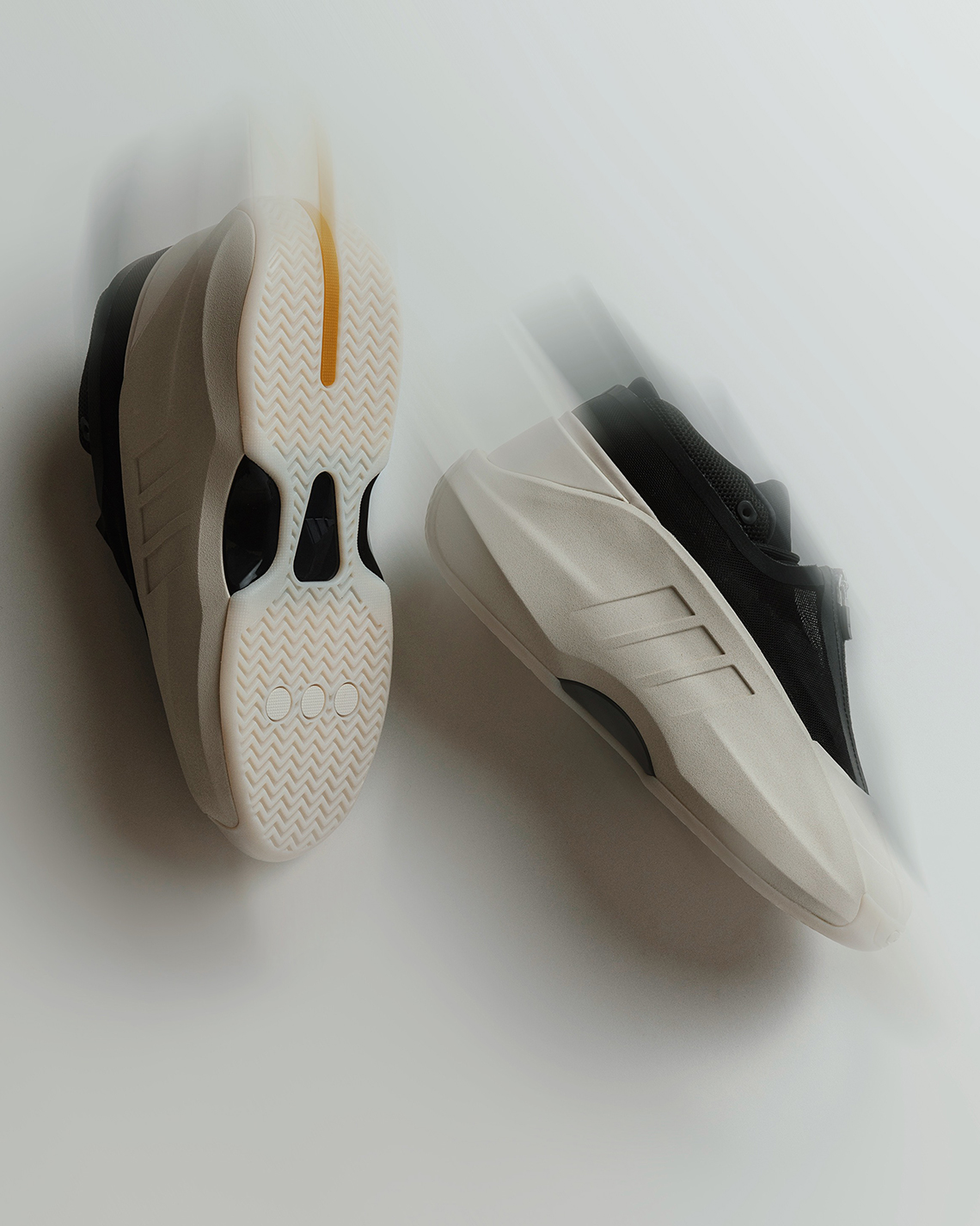 Adidas Crazy Infinity Chalk: Siêu phẩm kế thừa từ hợp tác ngắn ngủi với Kobe Bryant - 2