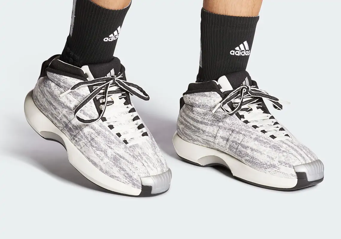 Adidas của Kobe Bryant Crazy 1 phát hành với phong vẻ ngoài "Snakeskin"