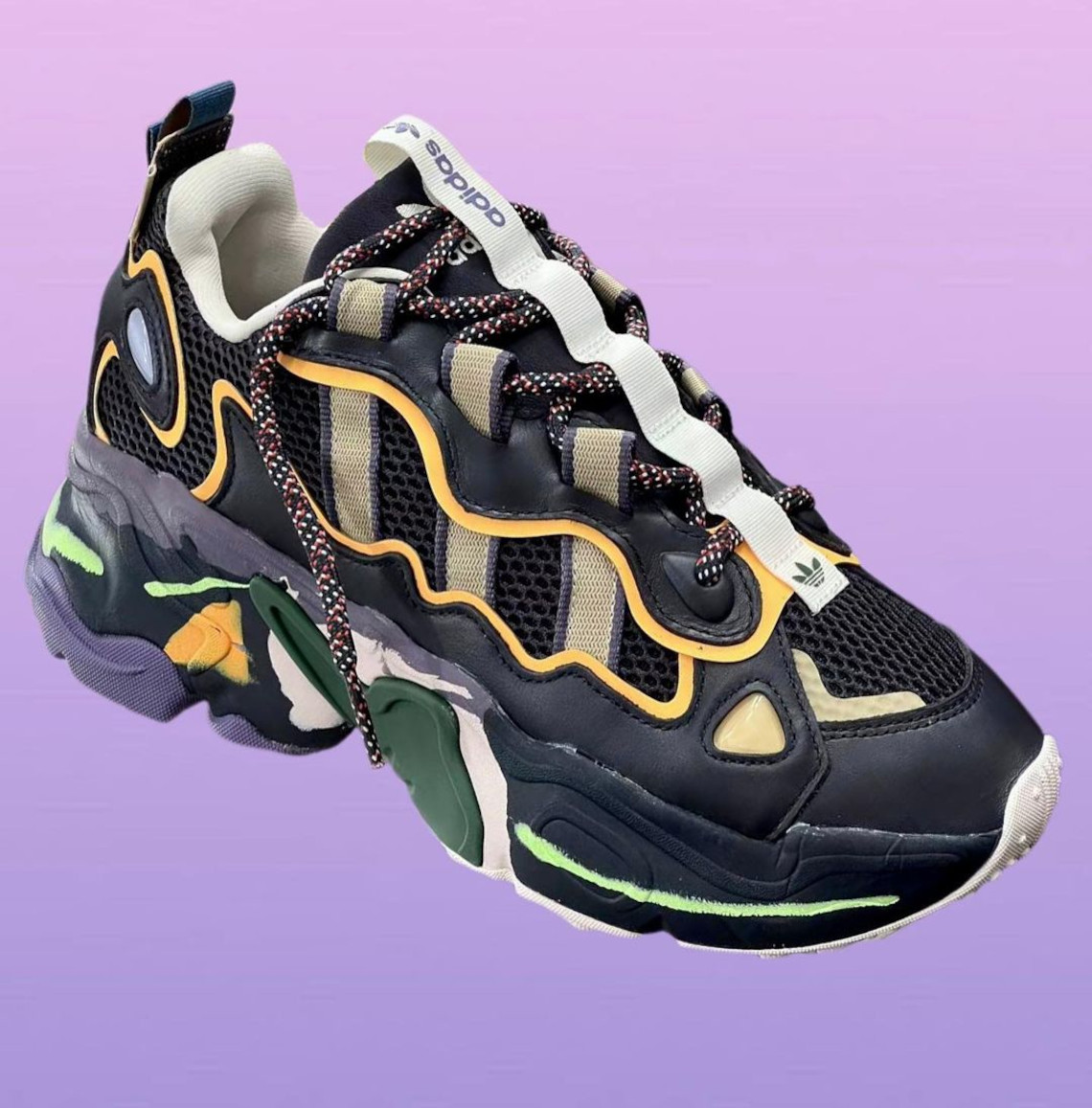 adidas OZTHEMIS 1.0: Hòa Mình Trong Phối Cảnh Hiện Đại và Thời Trang Độc Đáo - 18