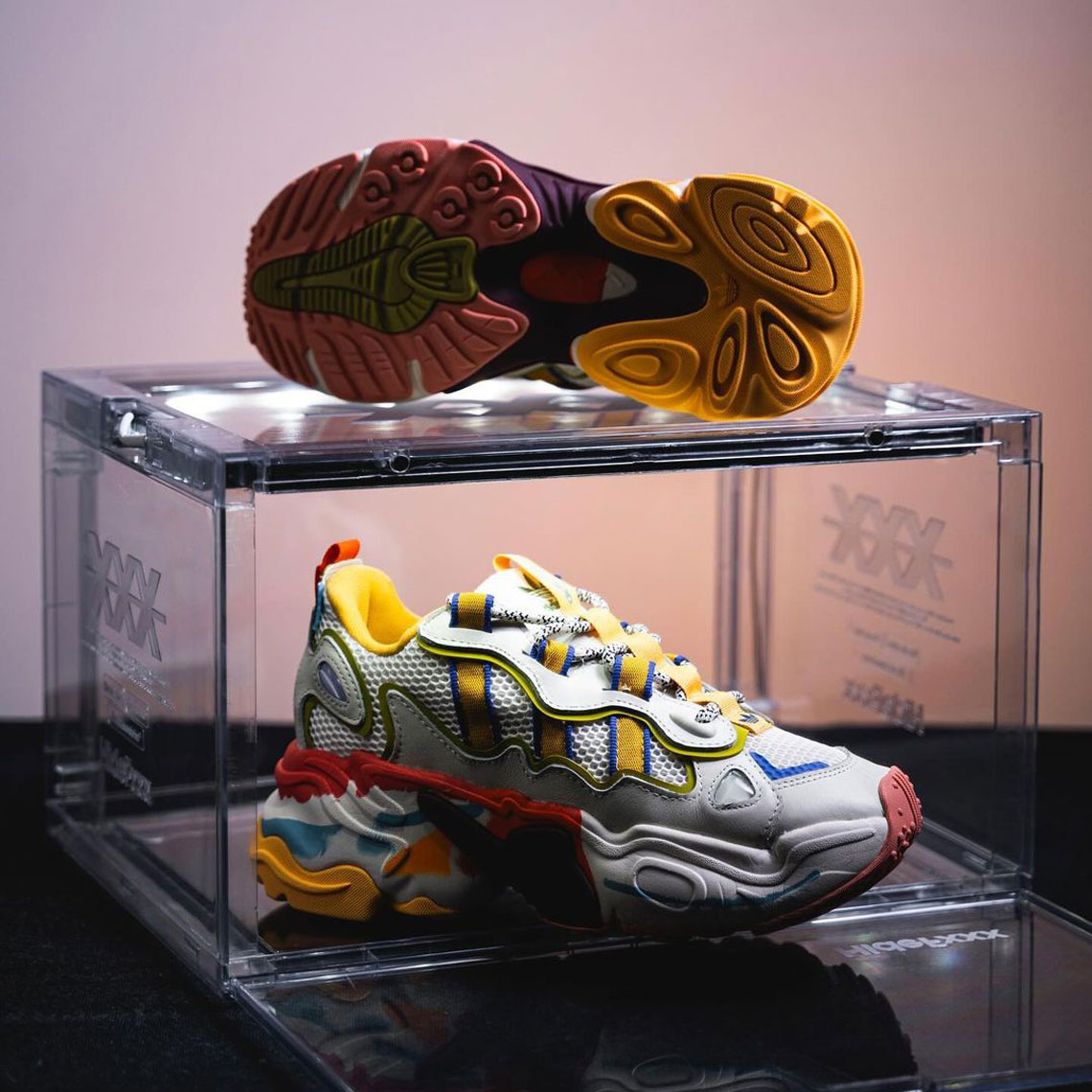 adidas OZTHEMIS 1.0: Hòa Mình Trong Phối Cảnh Hiện Đại và Thời Trang Độc Đáo - 4