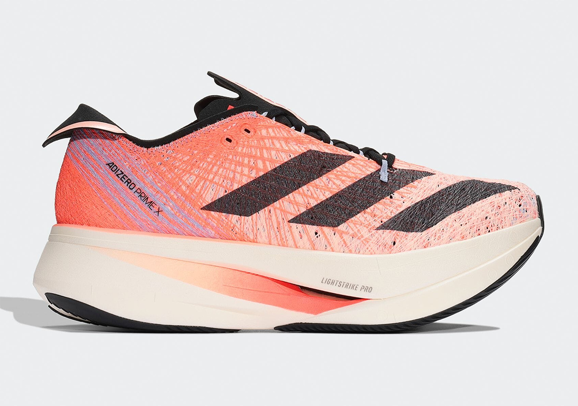 Adidas ra mắt giày chạy Adizero Prime X Strung mới với màu sắc "Solar Red" và công nghệ tiên tiến