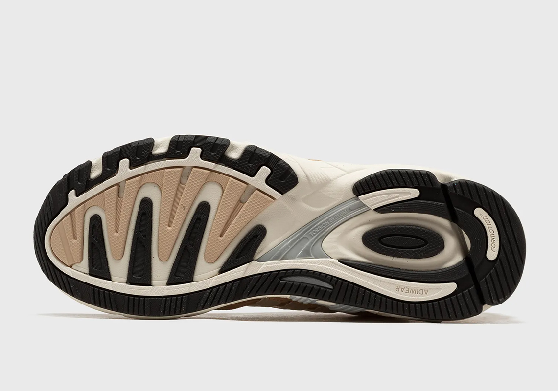 adidas Response CL Sandstorm: Sự kết hợp độc đáo với Bad Bunny lần thứ hai - 5