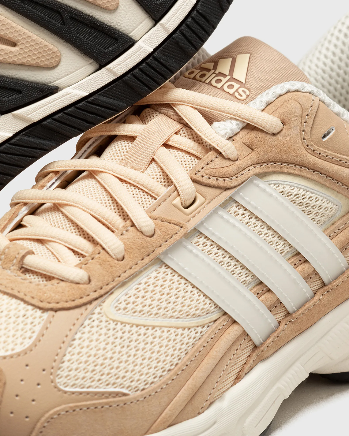 adidas Response CL Sandstorm: Sự kết hợp độc đáo với Bad Bunny lần thứ hai - 6