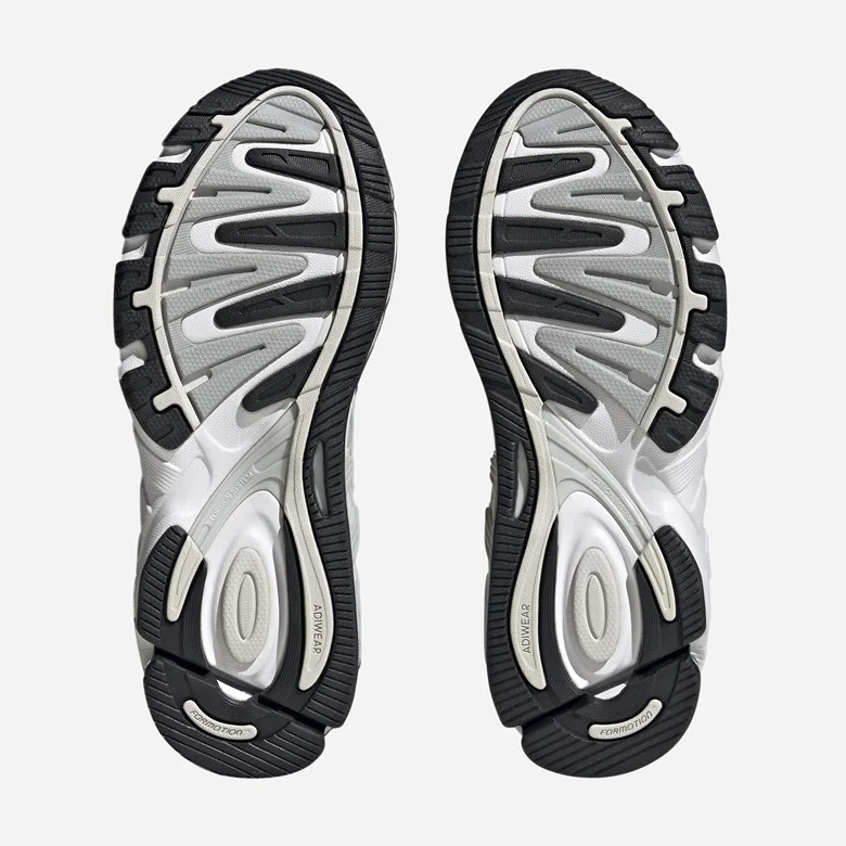 adidas Response CL tạo ra một bộ đồng phục gần như ba màu trắng - 4