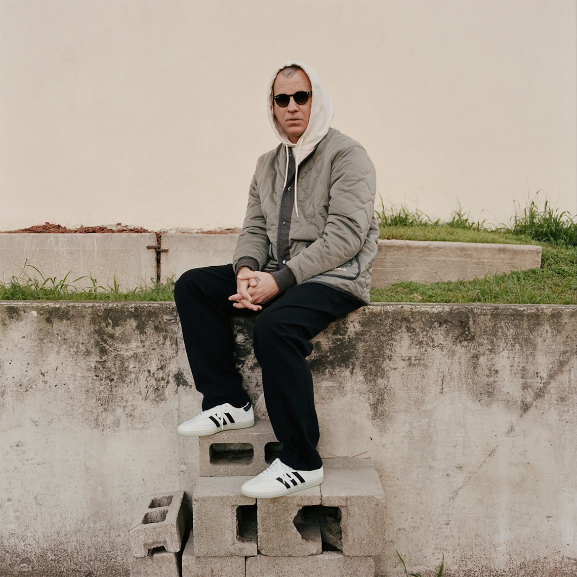 Adidas Samba phiên bản hợp tác với Jason Dill: phong cách thể thao và trượt ván - 2
