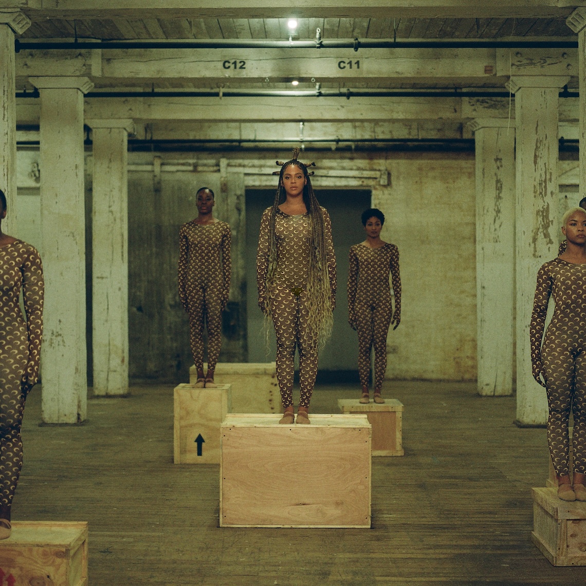 adidas Tham Gia Đấu Giá Disney Create 100 Với Sneaker S.E.E.D. Độc Đáo - 12