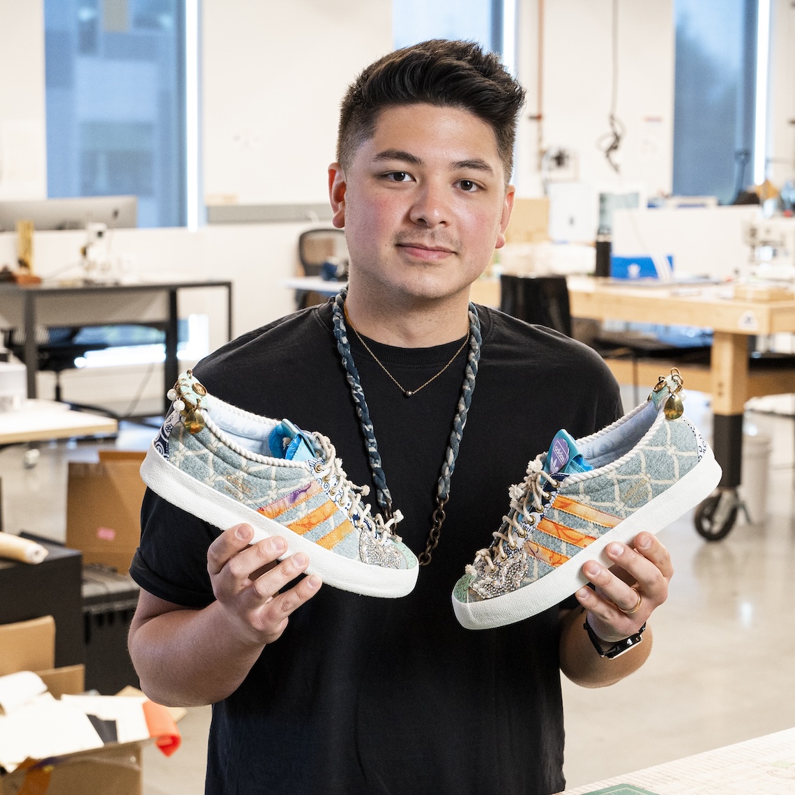 adidas Tham Gia Đấu Giá Disney Create 100 Với Sneaker S.E.E.D. Độc Đáo - 16