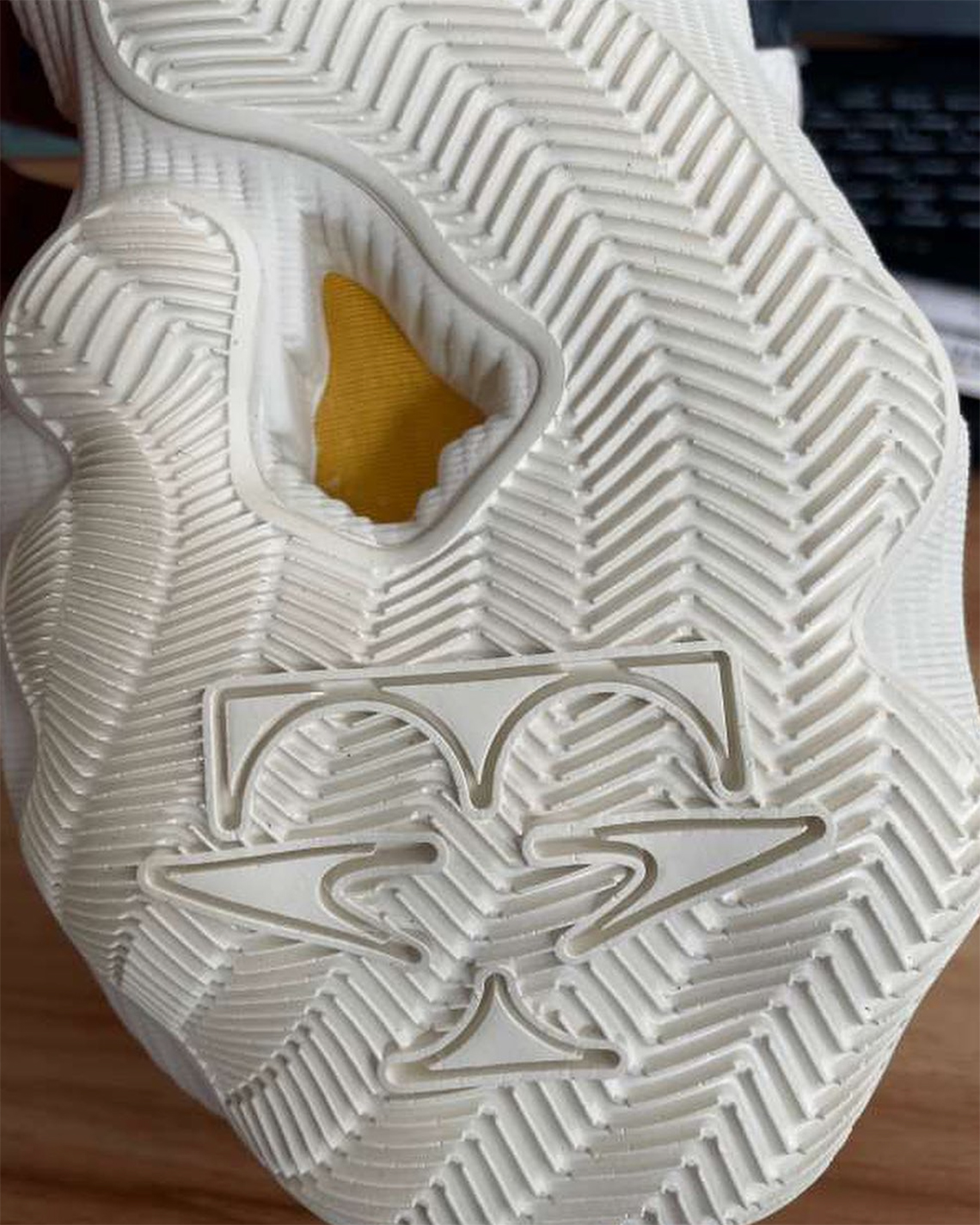 adidas Trae Young 3: Phiên bản chính thức của giày chữ ký thứ ba của Trae Young đã ra mắt - 6