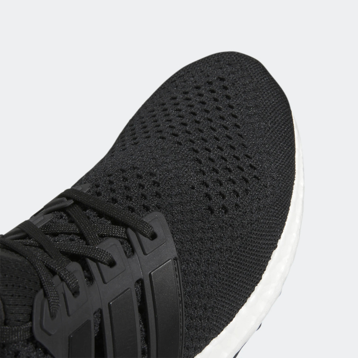 adidas UltraBOOST 10 2023 với các màu Core Black và Cloud White cổ điển - 11