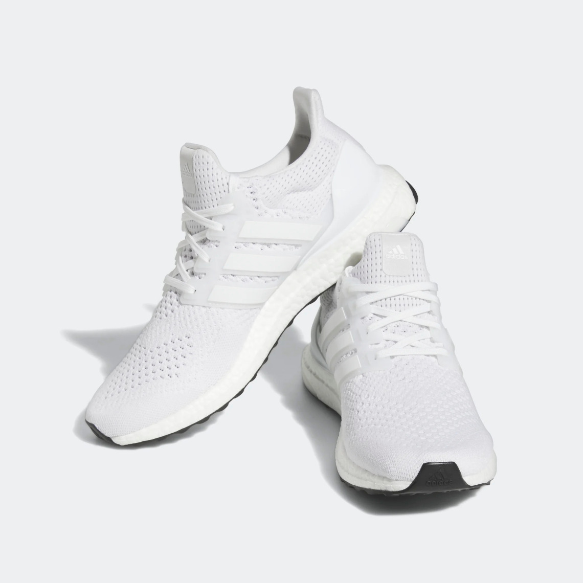 adidas UltraBOOST 10 2023 với các màu Core Black và Cloud White cổ điển - 3