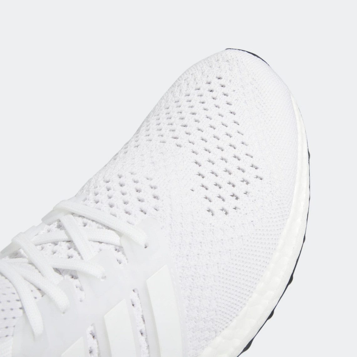 adidas UltraBOOST 10 2023 với các màu Core Black và Cloud White cổ điển - 4