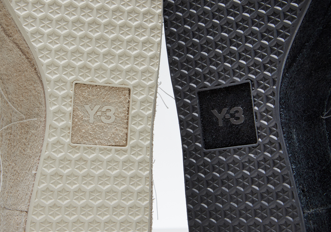 adidas Y-3 Gazelle nổi bật với da lộn cao cấp với tông màu trắng nhạt và đen - 8