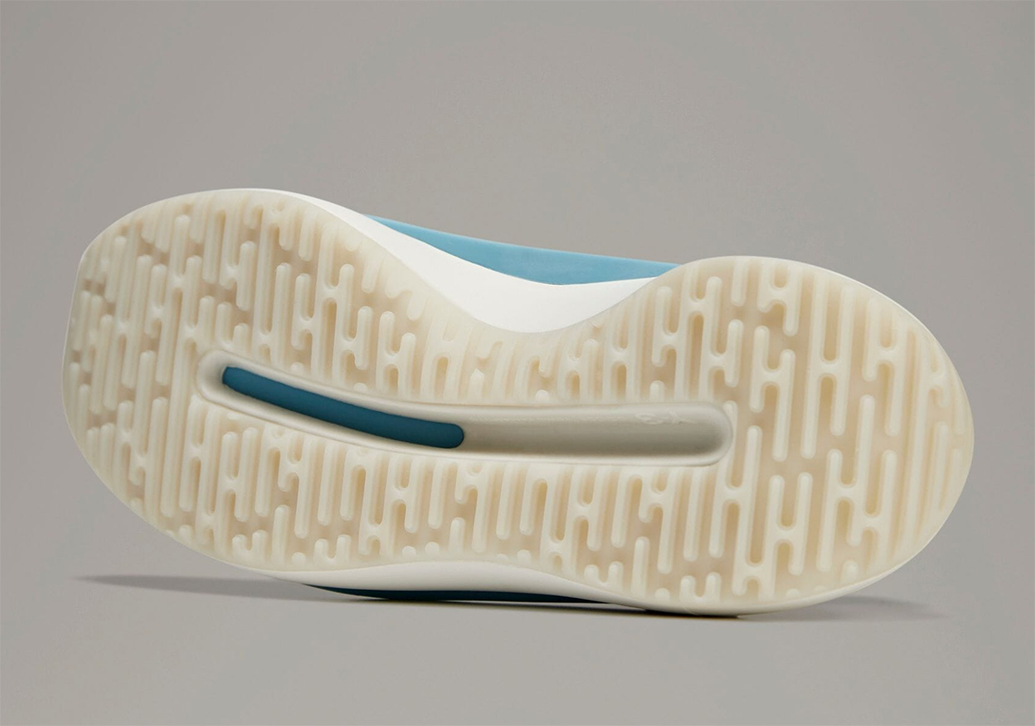 Adidas Y-3 ra mắt giày đế cao với knit upper và đệm Lightstrike - 6