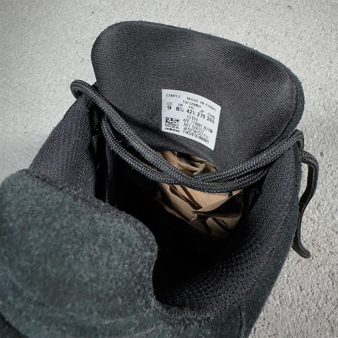 adidas Yeezy 150 Samba: Sự Kết Hợp Độc Đáo Từ Kanye West! - 6