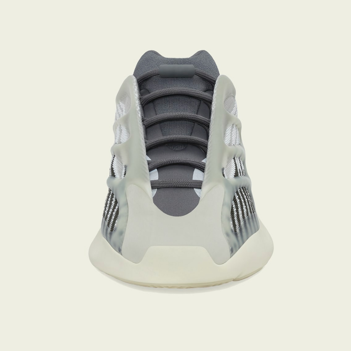 Adidas Yeezy 700 V3 Fade Salt phát hành vào thứ Bảy, ngày 8 tháng 10 - 3