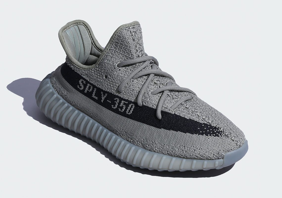 adidas Yeezy Boost 350 v2 'Granite': Sự trở lại của mẫu giày đình đám với gam màu đá granite - 1