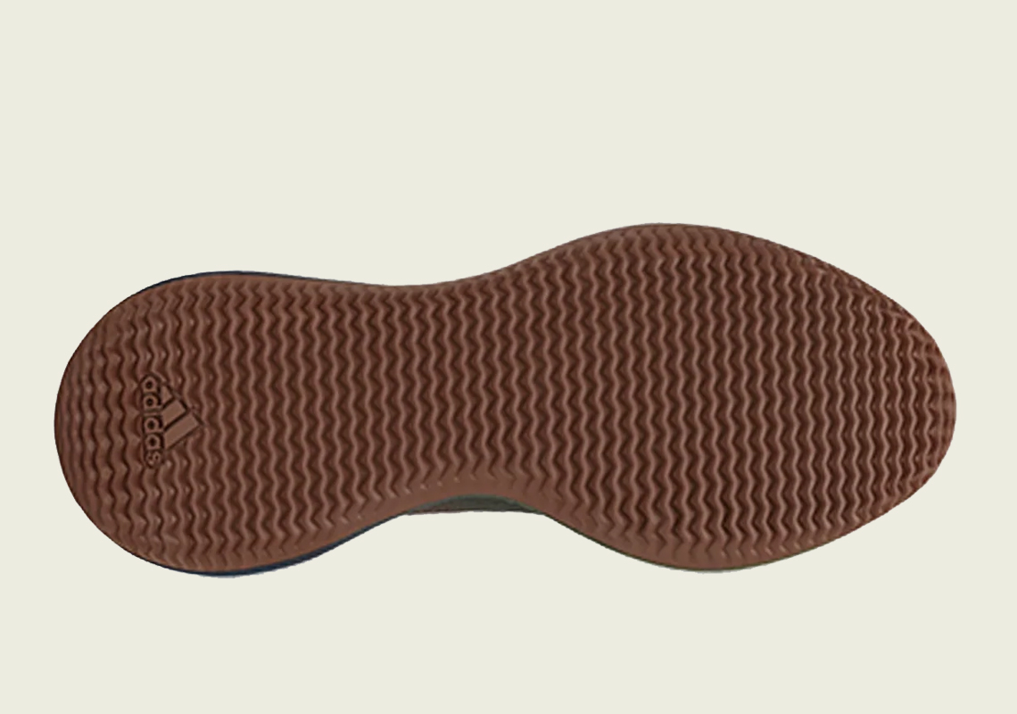 Adidas Yeezy Knit Runner Fade Indigo được phát hành vào ngày 18 tháng 10 - 4