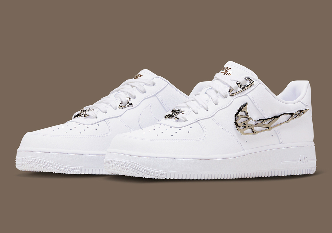 Air Force 1 Lấp Lánh Với Chi Tiết Kim Loại Bắt Mắt - 1