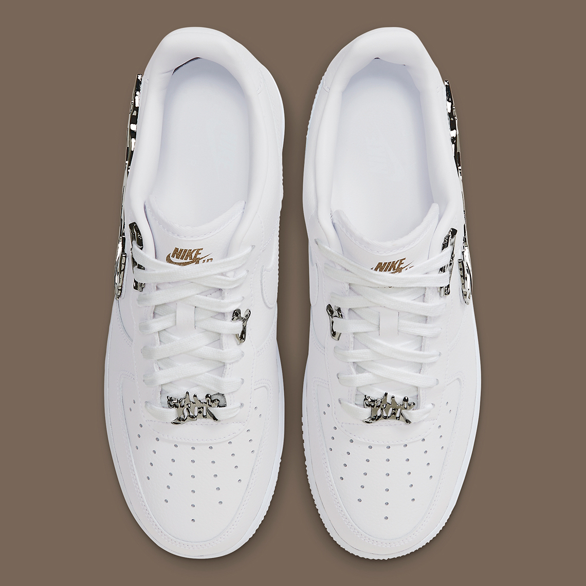 Air Force 1 Lấp Lánh Với Chi Tiết Kim Loại Bắt Mắt - 4