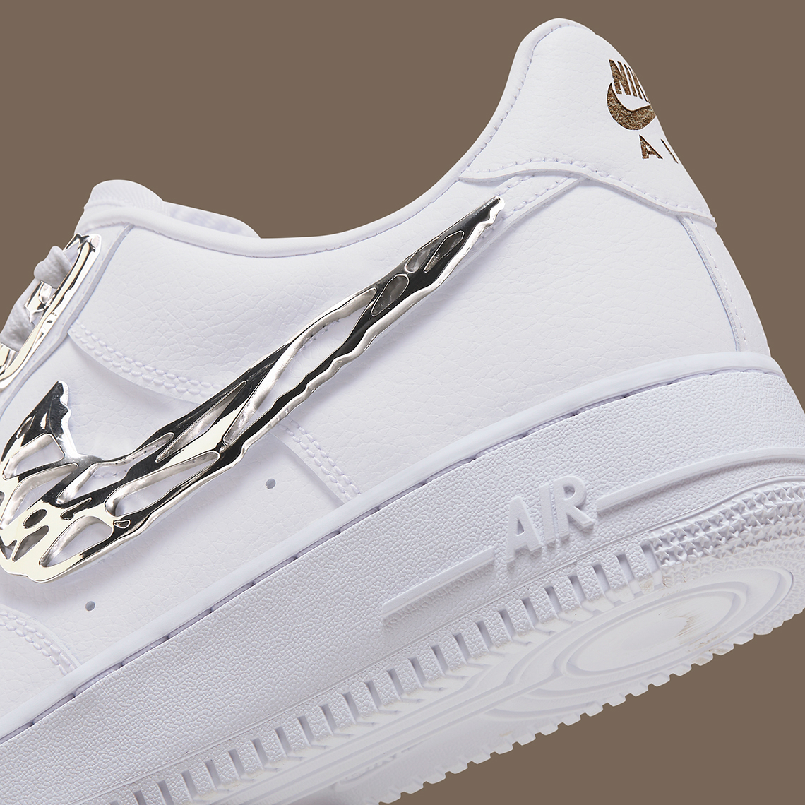 Air Force 1 Lấp Lánh Với Chi Tiết Kim Loại Bắt Mắt - 7