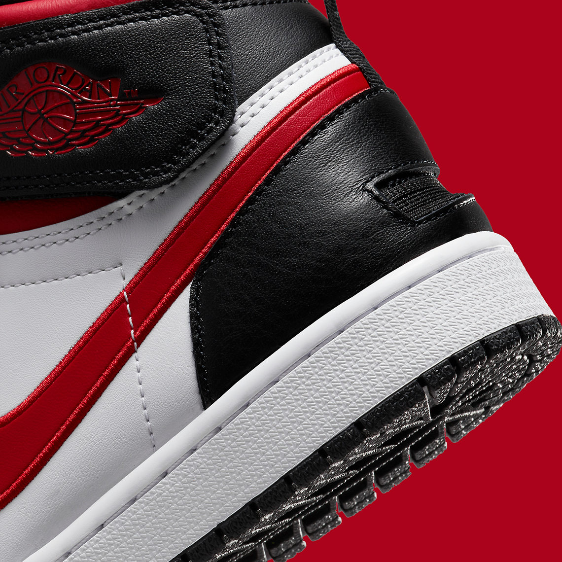 Air Jordan 1 FlyEase  với màu sắc truyền thống Black White Red - 11