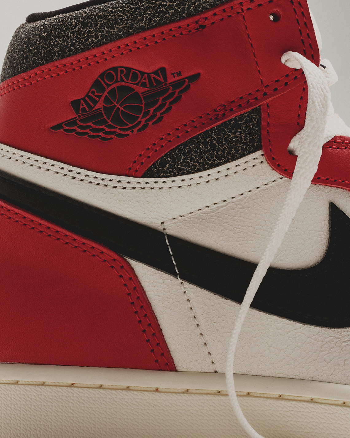 Air Jordan 1 Lost And Found được phát hành vào ngày mai - 4