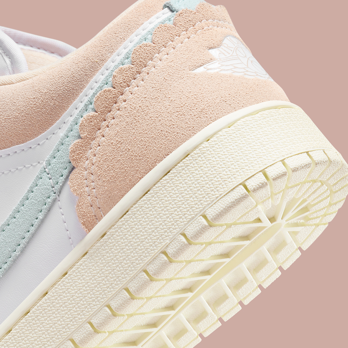 Air Jordan 1 Low cho trẻ em: Phong cách vui nhộn với chi tiết mới - 7