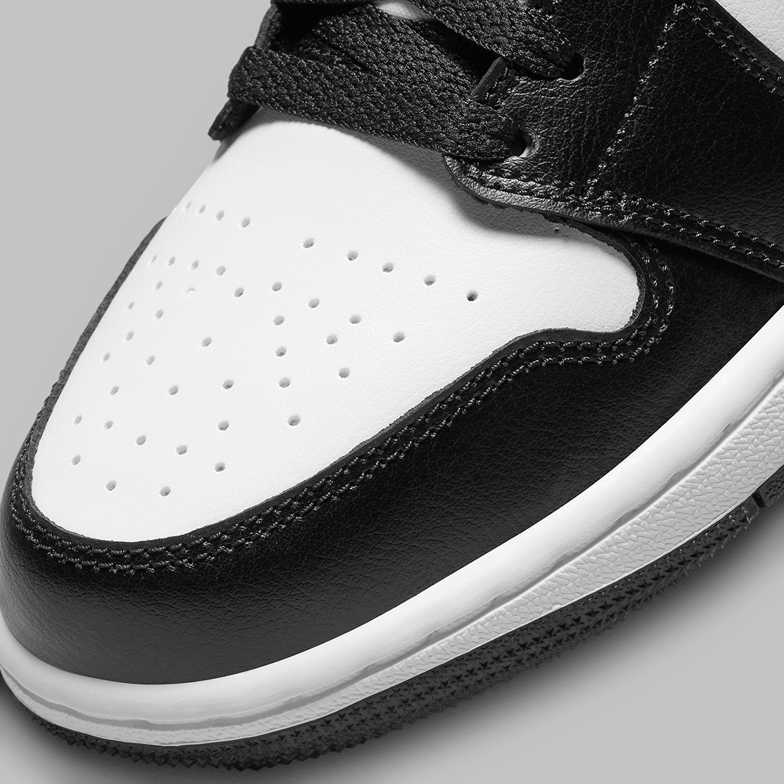 Air Jordan 1 Low đang chuẩn bị phối màu gấu trúc của riêng mình cho năm 2023 - 8