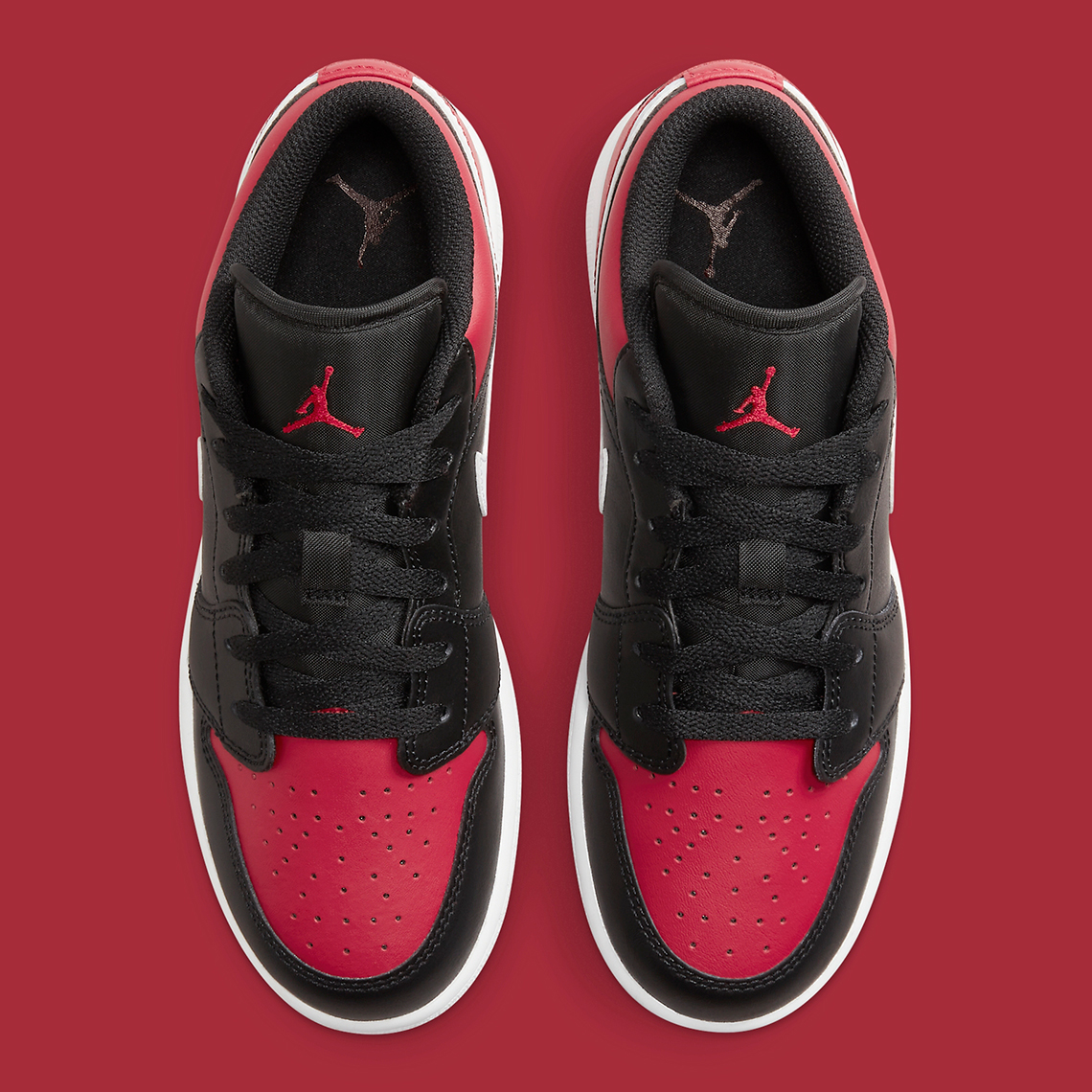 Air Jordan 1 Low GS Bred Toe: Phiên Bản Đặc Biệt Cho Giới Trẻ! - 4
