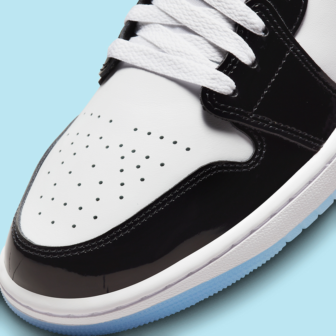Air Jordan 1 Low này được lấy cảm hứng từ huyền thoại Concord 11s - 9