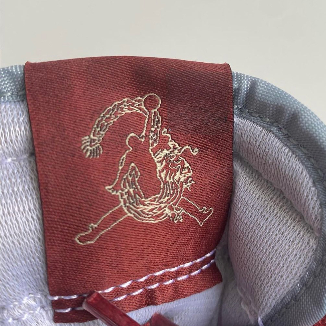 Air Jordan 1 Low OG 'Chinese New Year' 2024: Màu Sắc Rực Rỡ Cho Năm Mới - 4