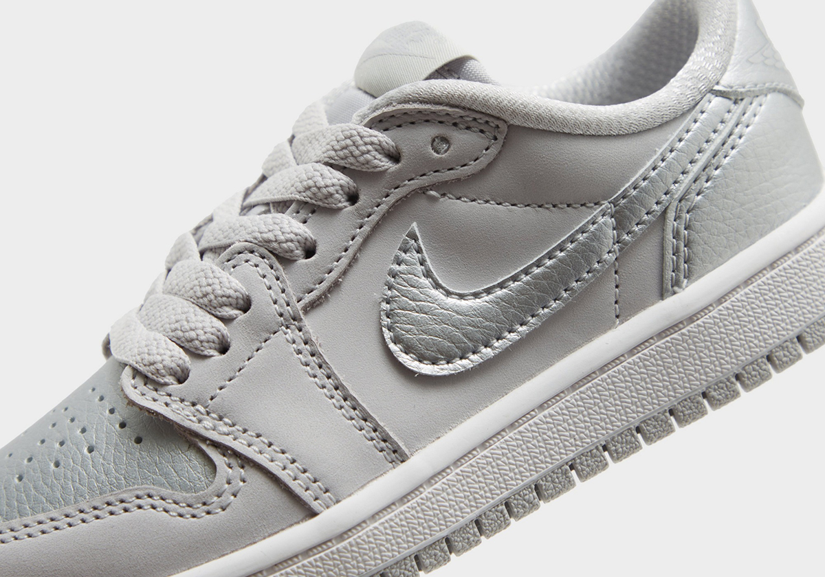 Air Jordan 1 Low OG 'Metallic Silver': Sự Trở Lại Đầy Ấn Tượng - 10