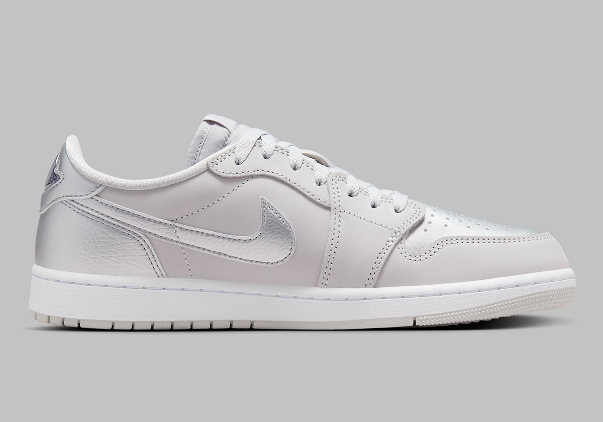 Air Jordan 1 Low OG 'Metallic Silver': Sự Trở Lại Đầy Ấn Tượng - 4