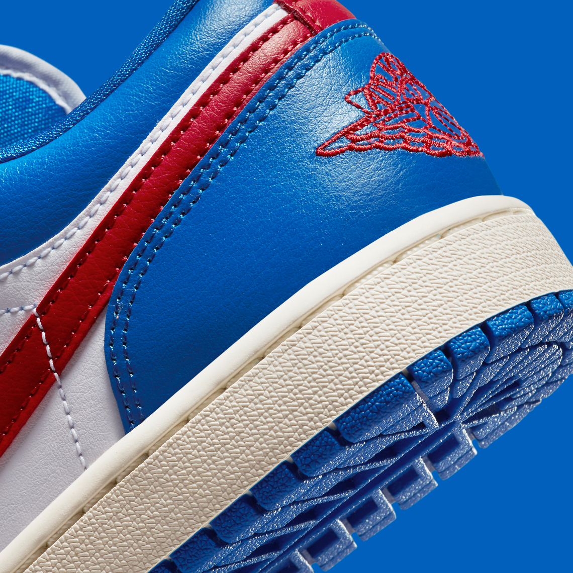 Air Jordan 1 Low Royal Blue/White/Red kết hợp sự tinh tế của màu xanh Royal và màu đỏ - 8
