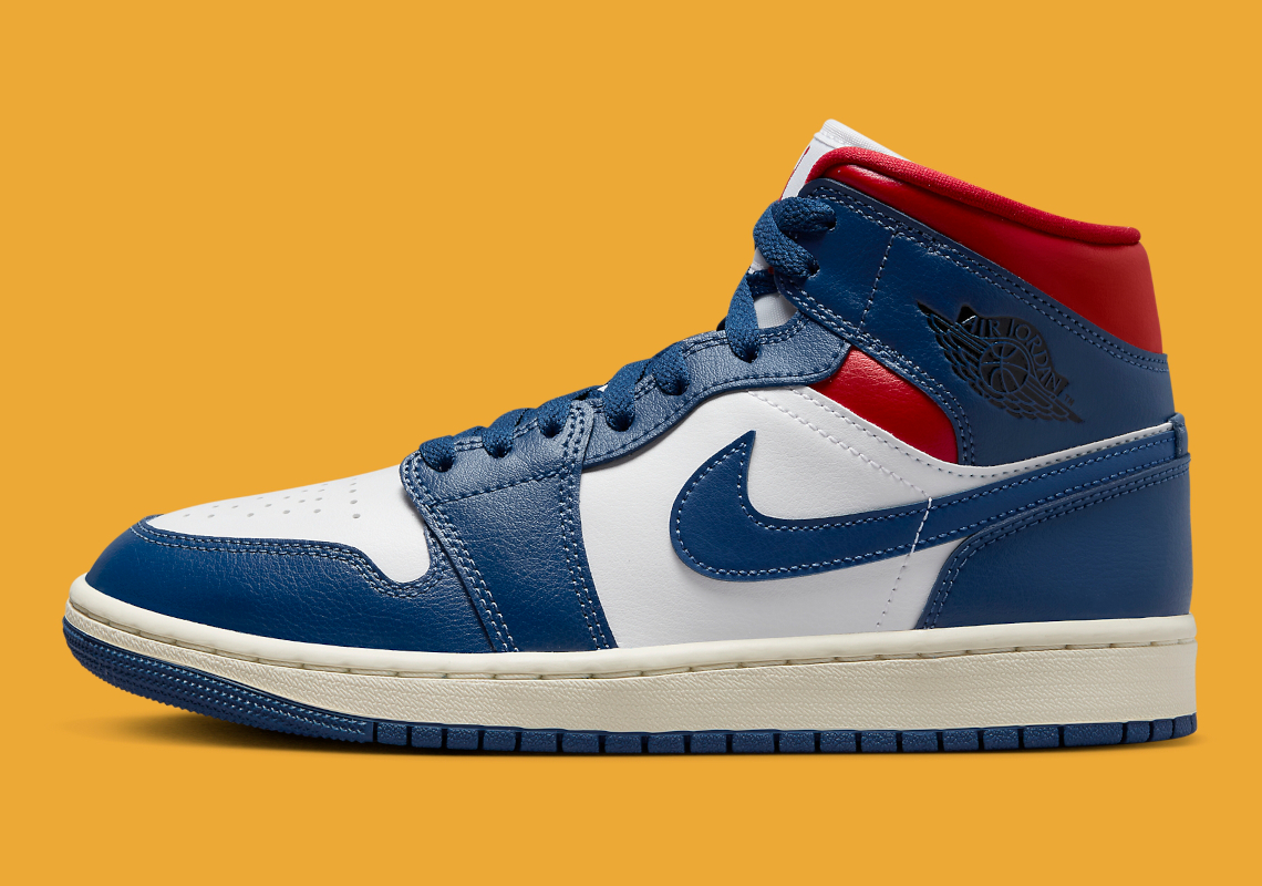 Air Jordan 1 Mid Blue/Red này có thể đã lấy cảm hứng từ Union LA - 3