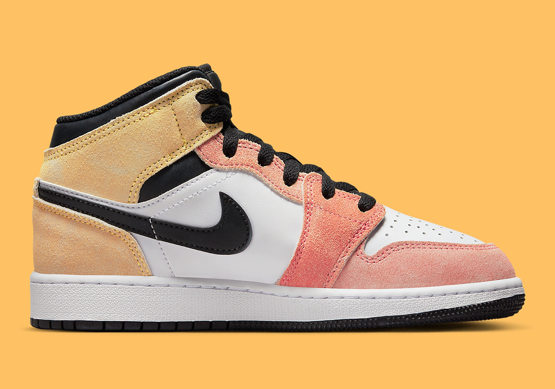 Air Jordan 1 Mid Flight Club đã sẵn sàng cất cánh - 3