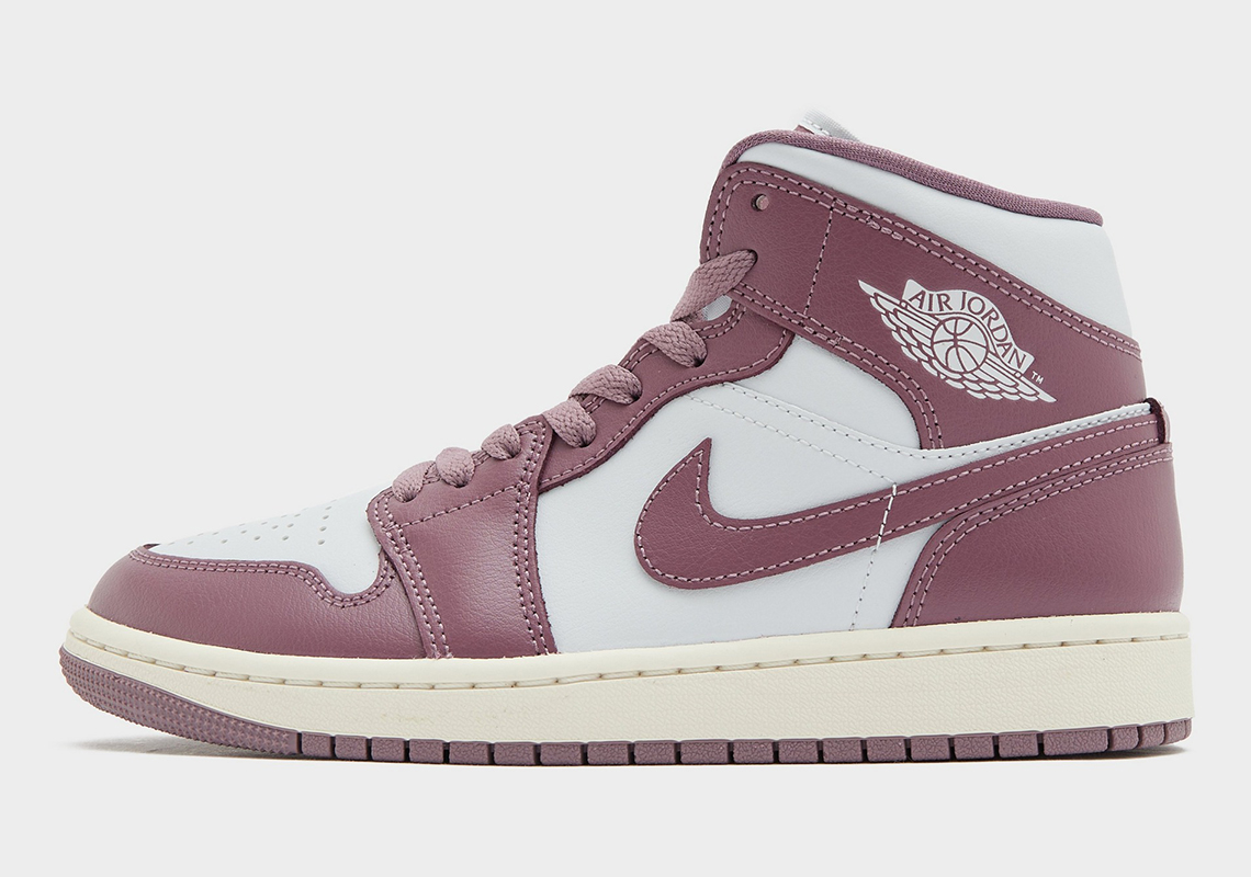 Air Jordan 1 Mid Sky J Mauve: Phiên bản mới với điểm nhấn độc đáo hơn Air Jordan 1 Retro High OG? - 2