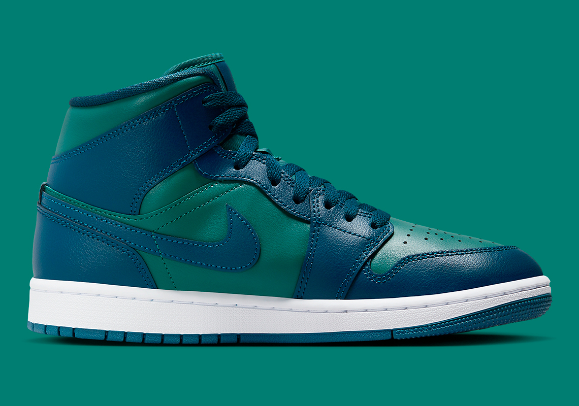 Air Jordan 1 Mid Sky J Teal: Sự kết hợp độc đáo với hình ảnh Chicago! - 3