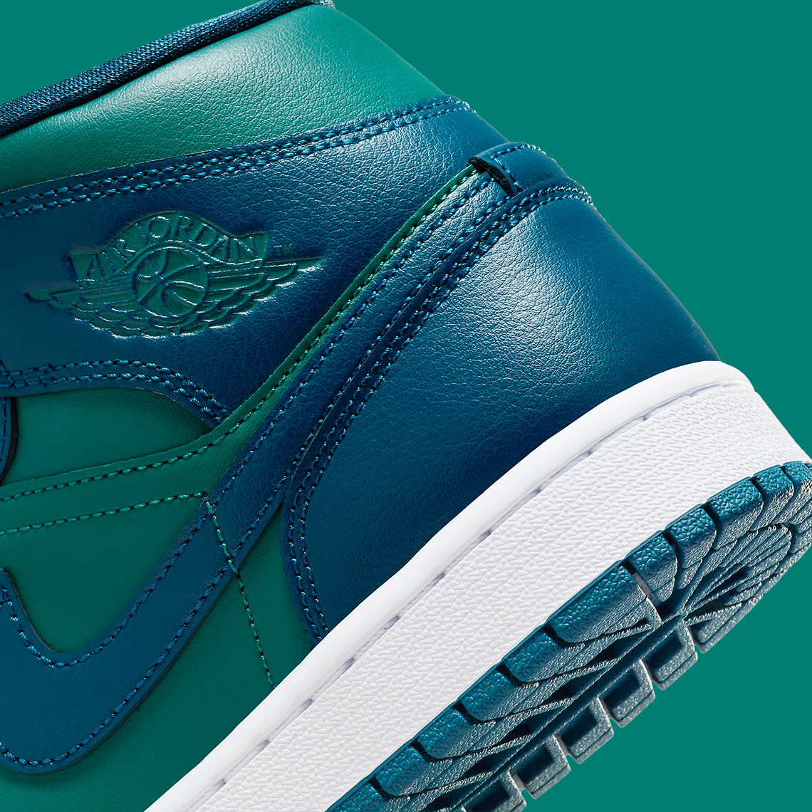 Air Jordan 1 Mid Sky J Teal: Sự kết hợp độc đáo với hình ảnh Chicago! - 8